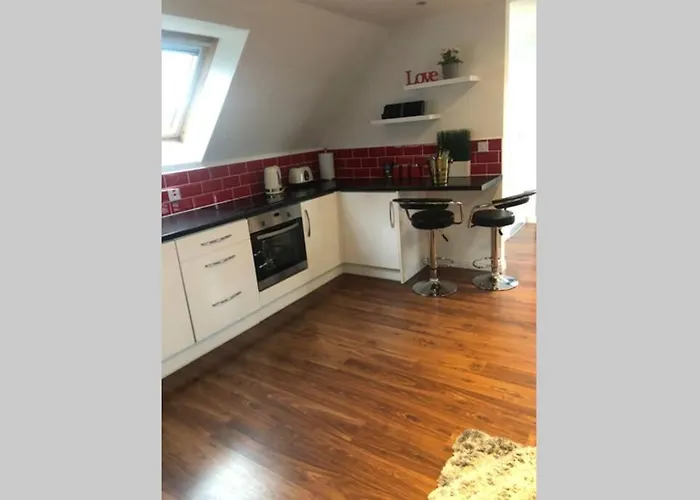 Struan Coach House In Gated Residence